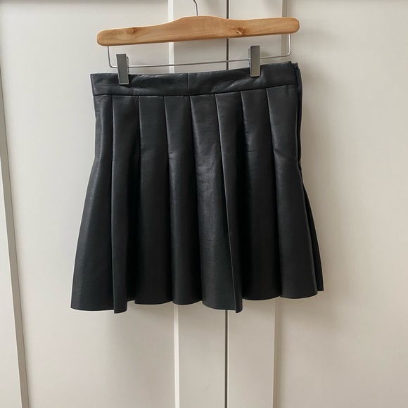 Aritzia vegan leather pleated skirt - Picture 1 of 1